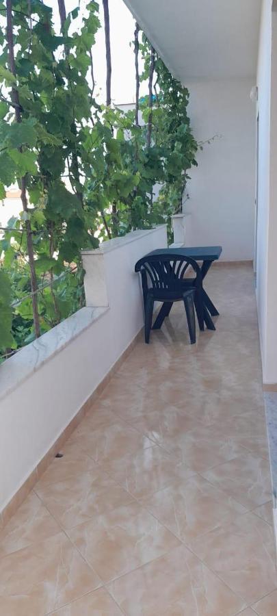 Casa Intera La Paghi Come Una Camera The Home With The Price Of A Room Драч Екстериор снимка