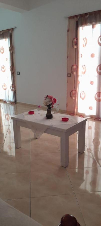 Casa Intera La Paghi Come Una Camera The Home With The Price Of A Room Драч Екстериор снимка