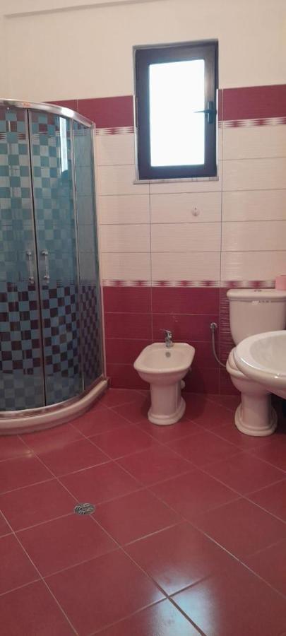 Casa Intera La Paghi Come Una Camera The Home With The Price Of A Room Драч Екстериор снимка